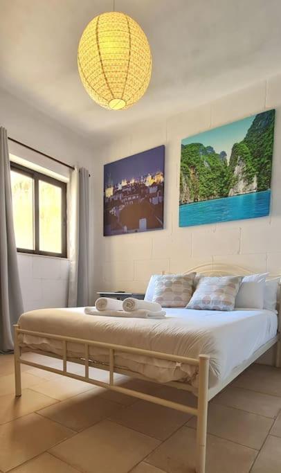 Sunny With Rooftop Terrace In Victoria Apartment *